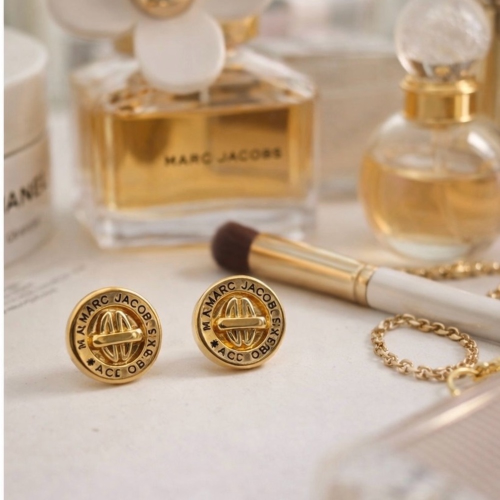 Marc Jacobs Gold Logo Stud Earrings NWT w Dust Bag